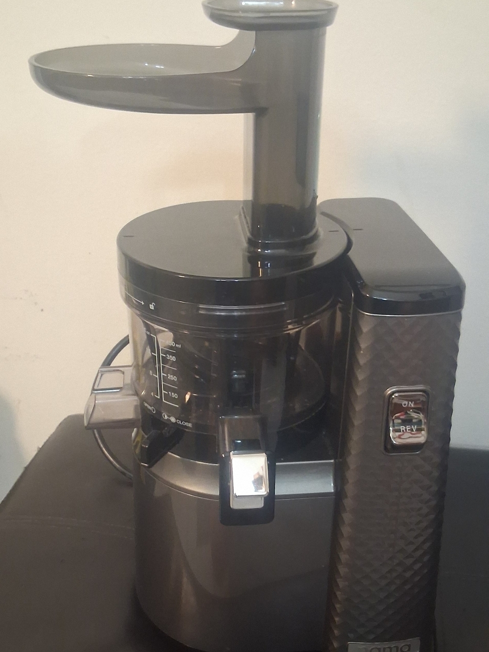 Nama SJ100 Cold Press Juicer 150W Silver/Black w/ Container, Filter, Strainer